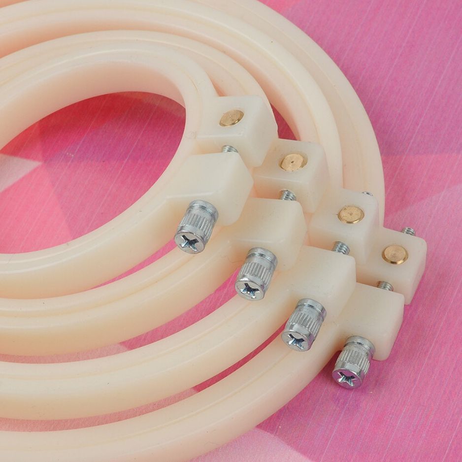 Khung Thêu Nhựa Chắc Chắn Màu Trắng Sữa